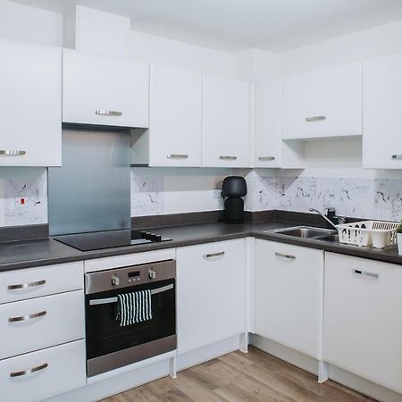 Апартаменти Deluxe 2 Bed Flat In Patchway Near Aztec West And Cribbs Causeway Бристоль Екстер'єр фото