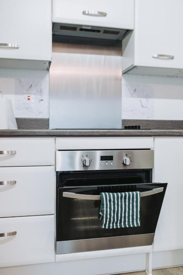 Апартаменти Deluxe 2 Bed Flat In Patchway Near Aztec West And Cribbs Causeway Бристоль Екстер'єр фото