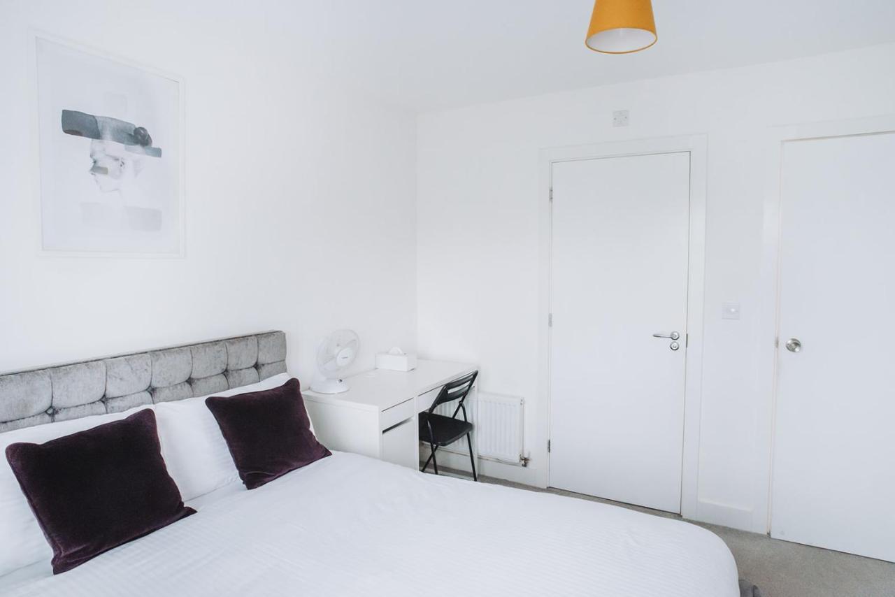 Апартаменти Deluxe 2 Bed Flat In Patchway Near Aztec West And Cribbs Causeway Бристоль Екстер'єр фото