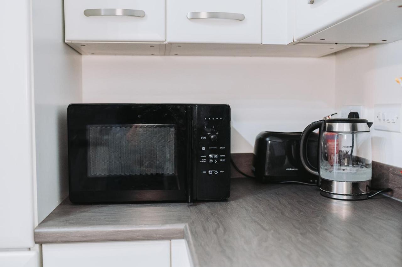 Апартаменти Deluxe 2 Bed Flat In Patchway Near Aztec West And Cribbs Causeway Бристоль Екстер'єр фото