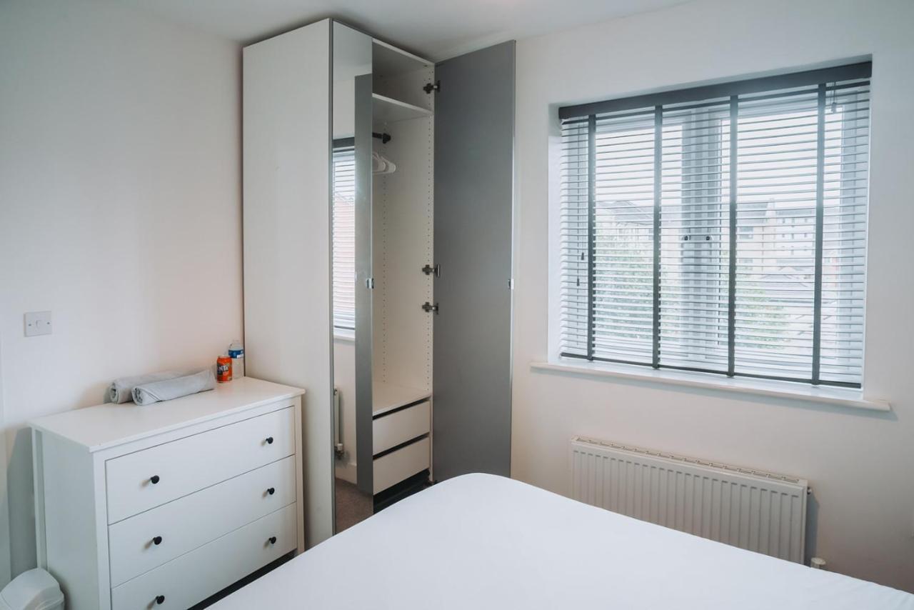 Апартаменти Deluxe 2 Bed Flat In Patchway Near Aztec West And Cribbs Causeway Бристоль Екстер'єр фото