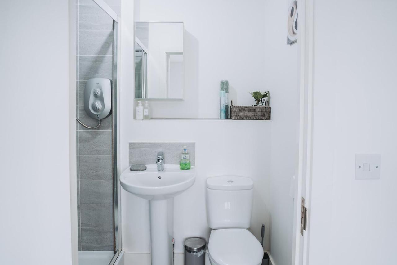 Апартаменти Deluxe 2 Bed Flat In Patchway Near Aztec West And Cribbs Causeway Бристоль Екстер'єр фото