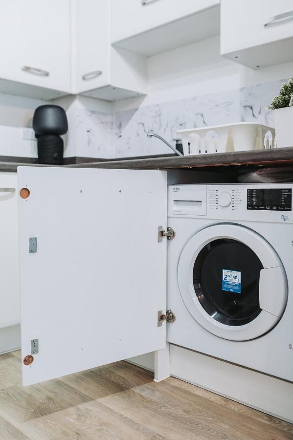 Апартаменти Deluxe 2 Bed Flat In Patchway Near Aztec West And Cribbs Causeway Бристоль Екстер'єр фото